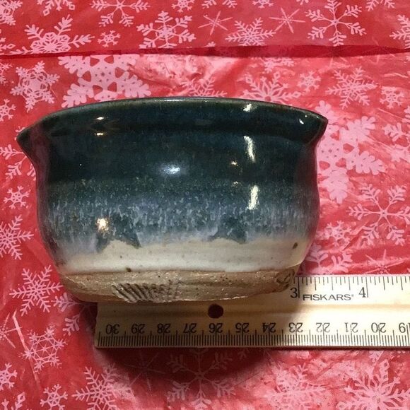 Vintage pottery bowl/ cup with turtle in bottom - Picture 1 of 4